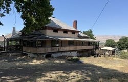 615 E 10TH St, TheDalles, OR 97058