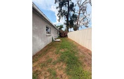 806 W SHELL POINT Road, RUSKIN, FL 33570