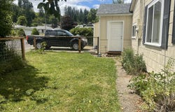 914 4TH Ave, SweetHome, OR 97386