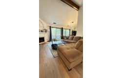 200 Brookside Lane, Willowbrook, IL 60527