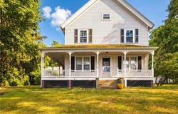 3 Whipple Avenue, Smithfield, RI 02917
