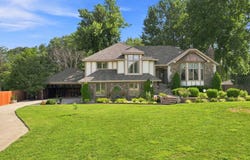 862 W Kingsway Drive, Springfield, MO 65810