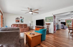 117 Circle Drive, Manchester, IA 52057