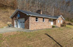 2860 Johnson Fork, Salyersville, KY 41465