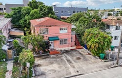 984 SW 6th St, Miami, FL 33130
