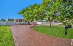 6508 Plunkett St, Hollywood, FL 33023
