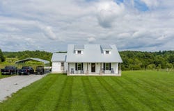 146 Holiday Hill Rd, Edmonton, KY 42129