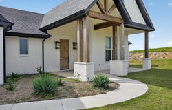 1040 Agnes N, Springtown, TX 76082