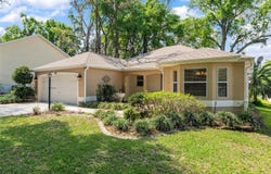 110 CHULA VISTA Avenue, LADY LAKE, FL 32159