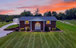 225 W Gate Dr, Baxter, TN 38544