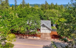4007 BRAE BURN Dr, Eugene, OR 97405