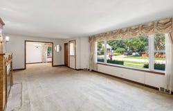 412 Dundee Avenue, Barrington, IL 60010