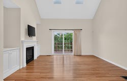 4 Hastings Rd, Hudson, MA 01749