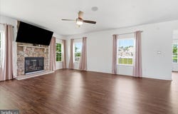 21 WHIRLPOOL Way, FALLING WATERS, WV 25419