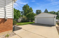 255 E Parkside Avenue, Lombard, IL 60148
