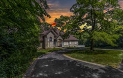 2 Echowood Drive, Algonquin, IL 60102