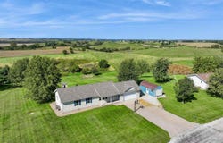 2935 N Drive, Parnell, IA 52325
