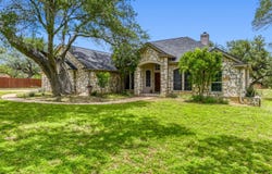 330 Humphrey Dr, Buda, TX 78610