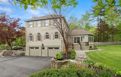 28 Hearthstone Pl, Andover, MA 01810