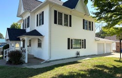 124 N Spring Avenue, Springfield, MN 56087