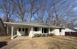 126 ROLLING OAKS Dr, Somerville, TN 38068