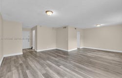 17901 NW 68th Ave, Hialeah, FL 33015