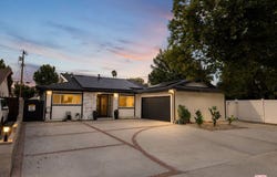 15829 Tupper St, Los Angeles, CA 91343
