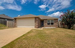 102 Riveria Cove, Benton, AR 72015