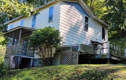 207 Hill Street, Friendly, WV 26146
