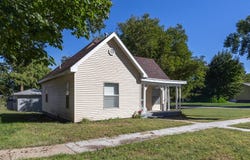 1304 14th St, Aurora, NE 68818