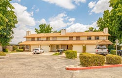 2046 E Laura Avenue, Visalia, CA 93292