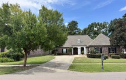 34227 Fountain View Dr, Walker, LA 70785