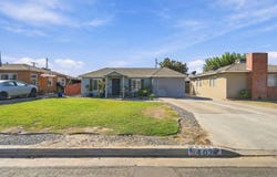 403 E Elm Street, Hanford, CA 93230