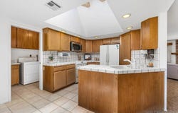 12450 Algonquin Rd, Apple Valley, CA 92308