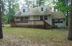 8 1st Road, Hawley, PA 18428