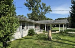 1860 Richton Road, Steger, IL 60475