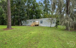 253 Cornfield Avenue, Midway, GA 31320