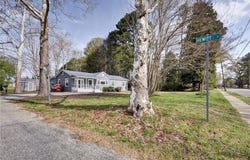 20 Hewitt Street, Saluda, VA 23149
