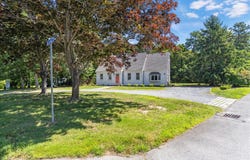6 Braley Jenkins Road, Centerville, MA 02632