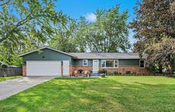2430 Oak Hollow Drive, Jenison, MI 49428