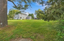 28 Ash St, Webster, MA 01570