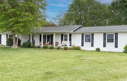 202 Skyline Drive, Edmonton, KY 42129