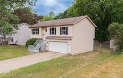 2822 Risdale Avenue, Lansing, MI 48911