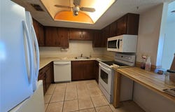 512 FAIRWAYS CIRCLE, OCALA, FL 34472