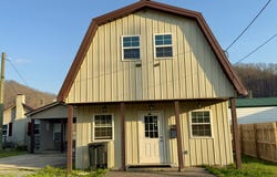 298 E Graham St, Prestonsburg, KY 41653