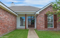 102 Doe Lane, Broussard, LA 70518
