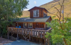 302 S Berger St, Riggins, ID 83549