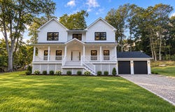 20 Overton Pass, Saint James, NY 11780