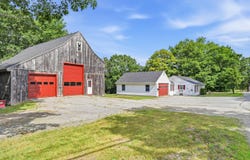 16 E Neck Road, Nobleboro, ME 04555