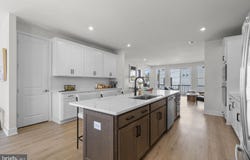 3 PICASSO SQUARE, ASHBURN, VA 20148